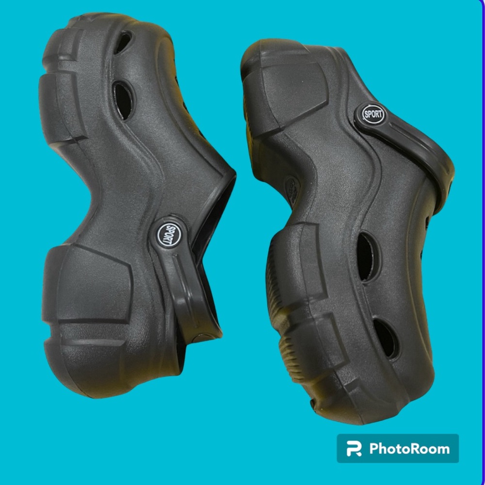 Super Cool Chunky Croc-like Clogs